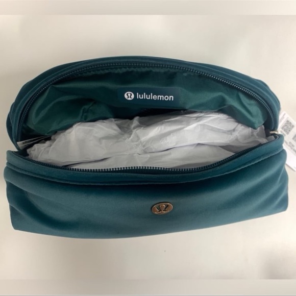 Lululemon Feeling Ready Pouch Velour Green Jasper - Picture 3 of 5